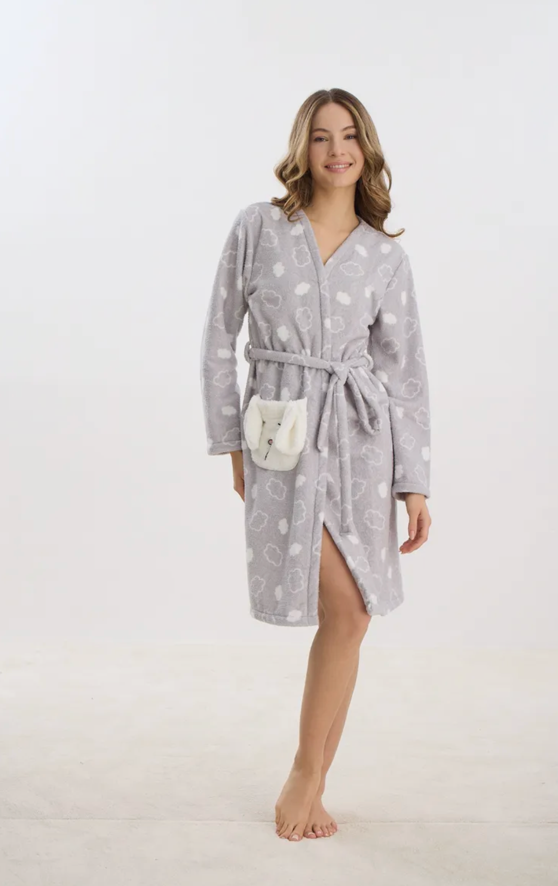 Kuscheliger Damen Bademantel mit Hundetasche – Grau