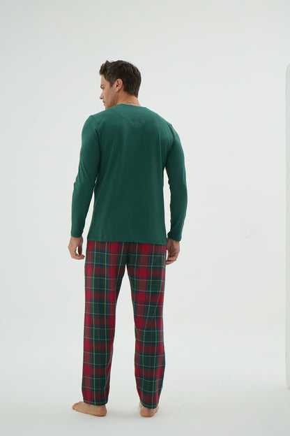 Gemütlicher Herren Pyjama Weihnachten Let it Snow – kariert