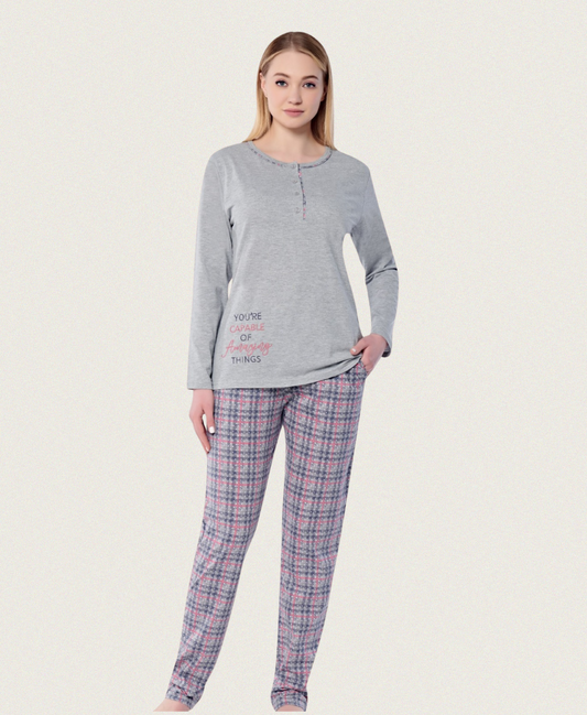 Damen Pyjama mit Karohose und Schriftzug – Grau/Rosa