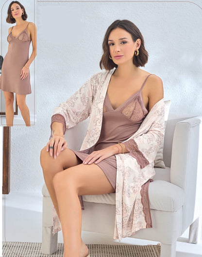 Elegantes 2-teiliges Set – Nachthemd mit Spitze & Morgenmantel im floralen Design
